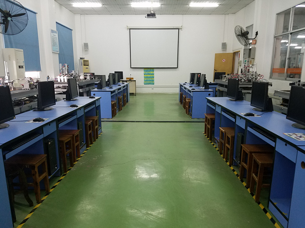 新学期新面貌 电子信息工程学院实验室5S管理初见成效